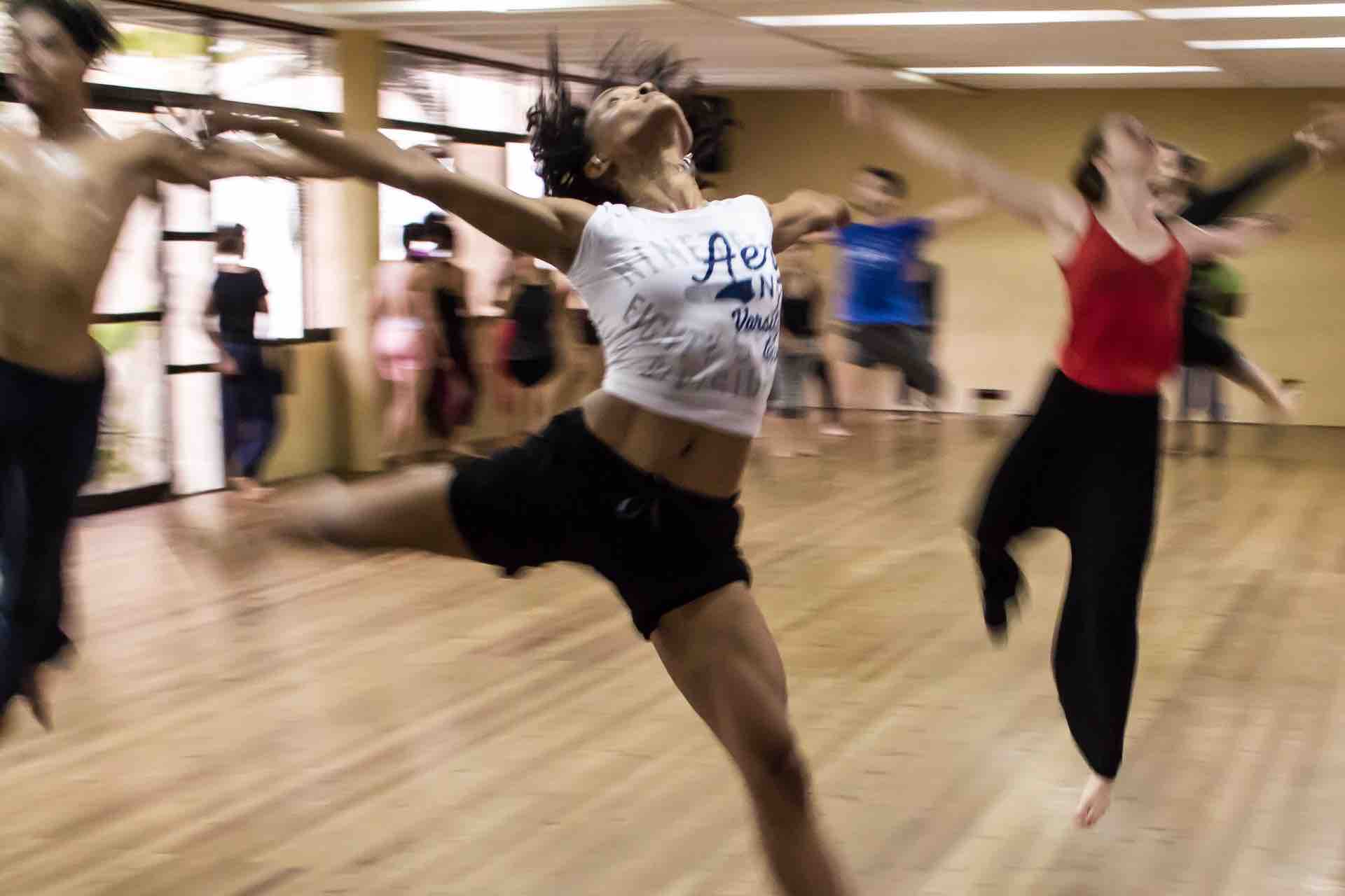 EcoleS de Danse – Les cinq positions – Danses avec la plume – L'actualité  de la danse